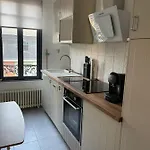 Avec Balcon Vue Mer, Equipe * مير-لي-بان