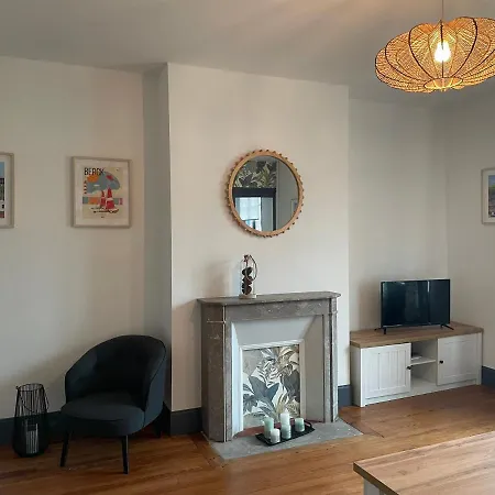 Avec Balcon Vue Mer, équipé *